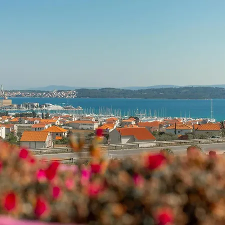 Σπίτι διακοπών Amazing In Seget Donji With Wifi Τρογκίρ