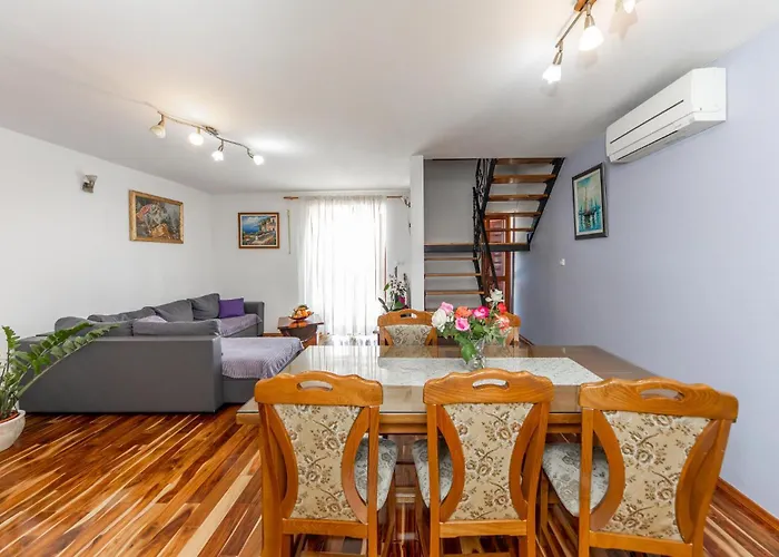 Casa vacanze Cozy In Seget Donji Traù