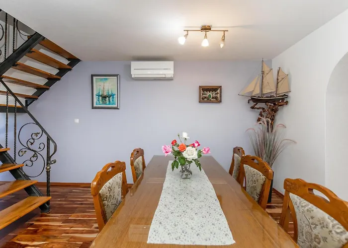 Casa vacanze Cozy In Seget Donji Traù